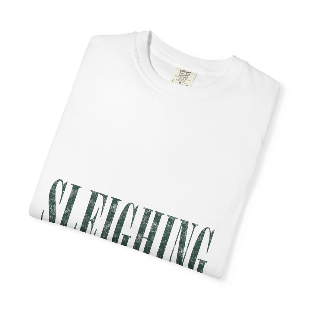 Sleighing Tee — Vintage Holiday Graphic T-Shirt with 'SLEIGHING, OBVIOUSLY.' Print